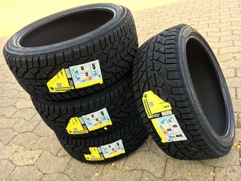 Kormoran Snow 215/45 R17  91V XL